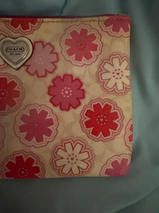 Coach Pink Flower mini wristlet - Picture 5 of 12